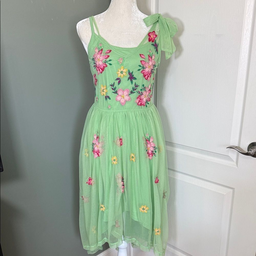 ASOS Maternity Embroidered Mesh Midi Dress Green Floral Size 6 NWT